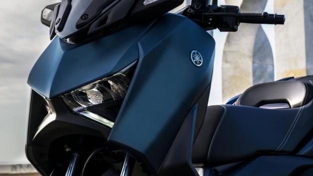 YAMAHA XMAX 300: Εκσυγχρονισμένο με οθόνη LCD 4.2 ιντσών 